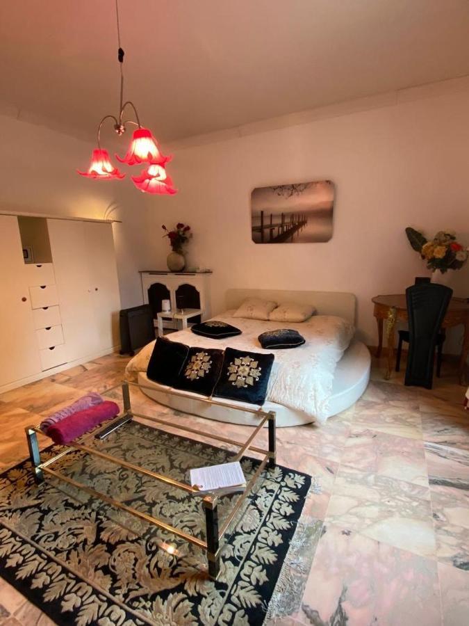 Bed and Breakfast La Demeure D'Iris Bougival Exterior foto